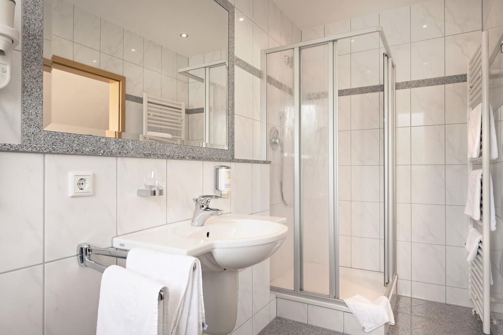 אומקירץ' Hotel Heuboden מראה חיצוני תמונה