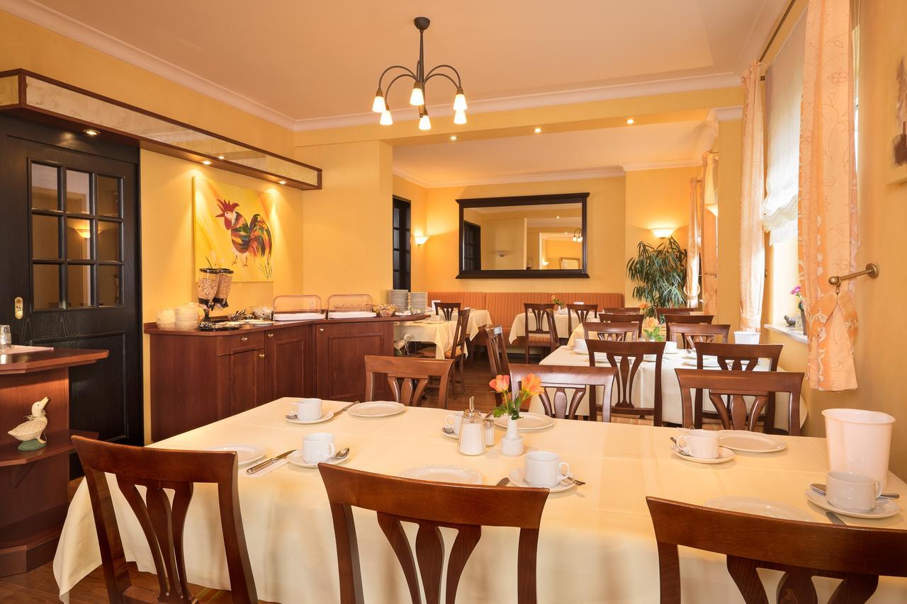 אומקירץ' Hotel Heuboden מראה חיצוני תמונה